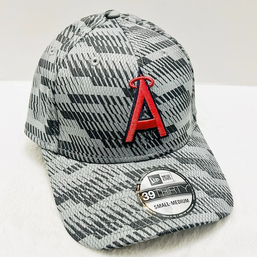 New‎ Era Los Angeles Angels Clubhouse 39THIRTY Stretch Hat Cap S/M Gray MLB